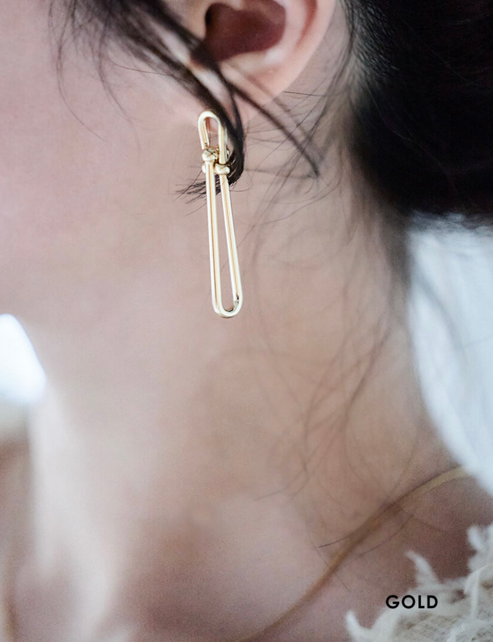 U-Chain Long Pierced Earrings