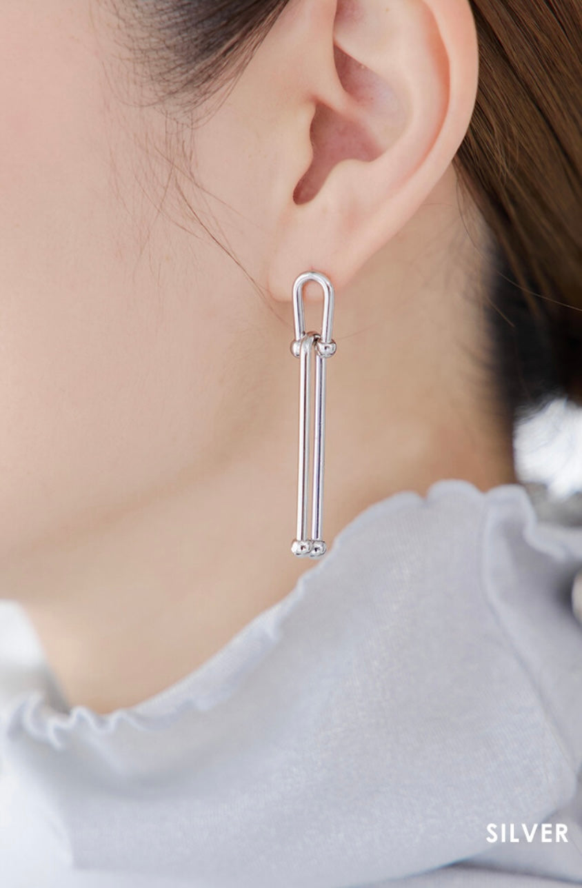 U-Chain Long Pierced Earrings